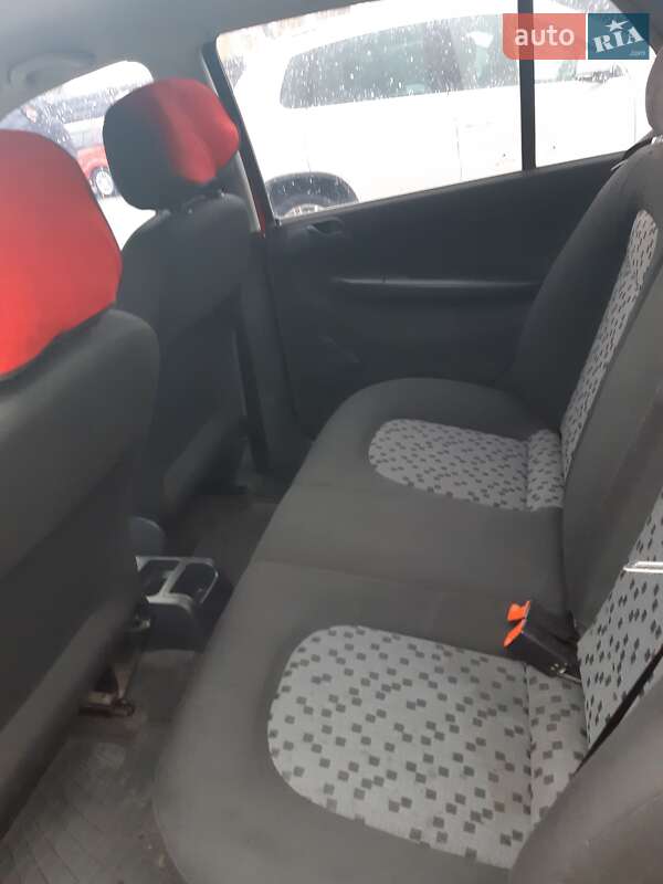 Хэтчбек Skoda Fabia 2006 в Чернигове