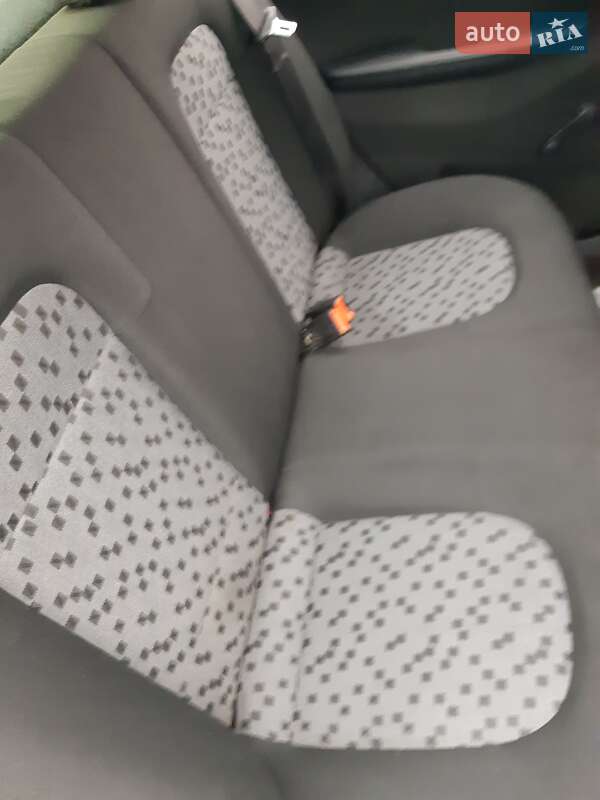 Хэтчбек Skoda Fabia 2006 в Чернигове