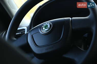 Універсал Skoda Fabia 2009 в  фото 30 Універсал Skoda Fabia 2009 в