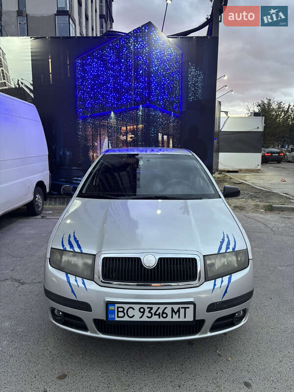 Хэтчбек Skoda Fabia 2006 в  фото Хэтчбек Skoda Fabia 2006 в