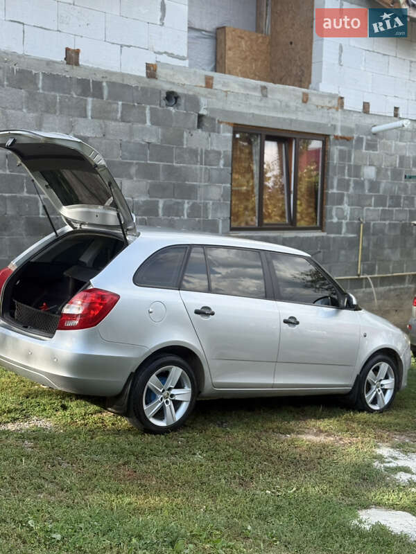 Универсал Skoda Fabia 2011 в Обаве