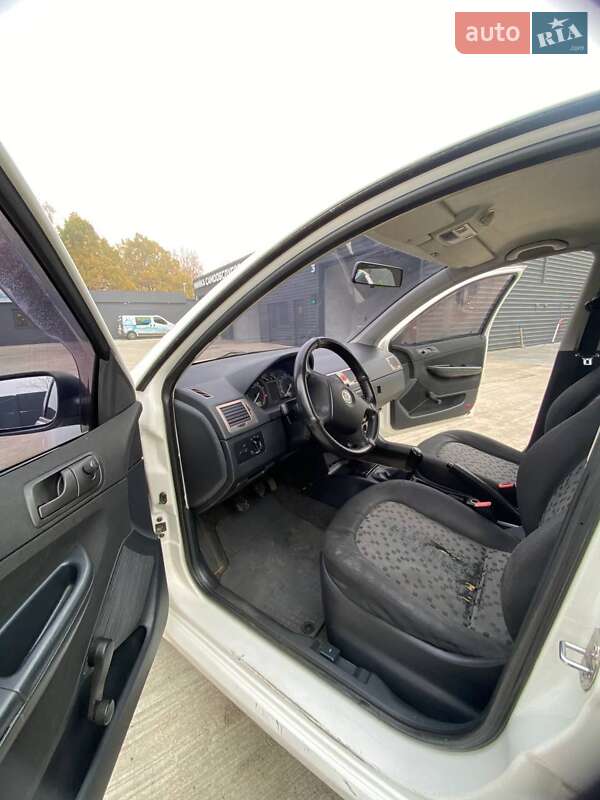 Хетчбек Skoda Fabia 2005 в П'ятихатках фото 5 Хетчбек Skoda Fabia 2005 в П'ятихатках