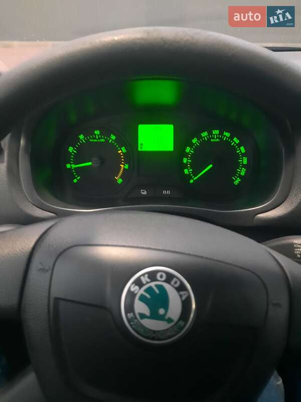 Хэтчбек Skoda Fabia 2012 в Сарнах