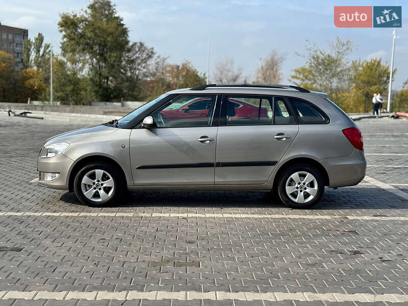 Универсал Skoda Fabia 2010 в Кривом Роге фото 4 Универсал Skoda Fabia 2010 в Кривом Роге