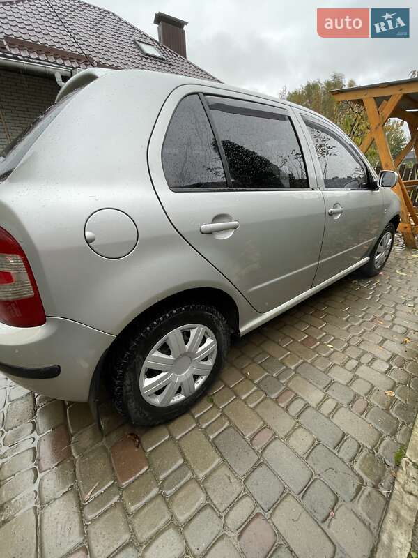 Хэтчбек Skoda Fabia 2006 в Киеве