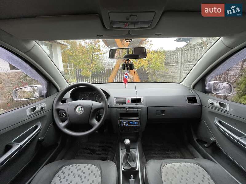 Хэтчбек Skoda Fabia 2006 в Киеве