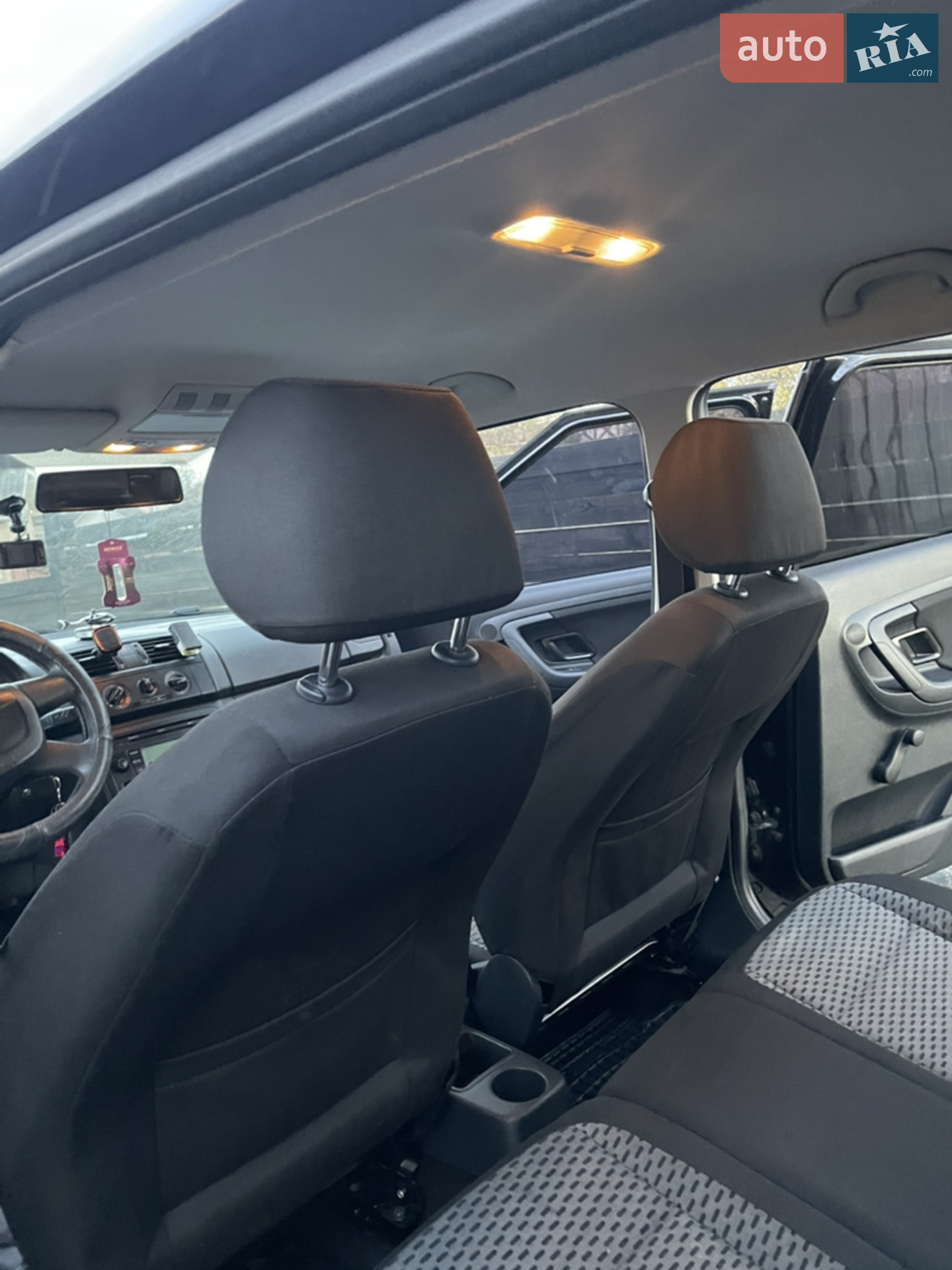 2010 Skoda Fabia - мініатюра 15