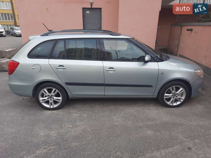 Універсал Skoda Fabia 2011 в Хмельницькому фото 2 Універсал Skoda Fabia 2011 в Хмельницькому