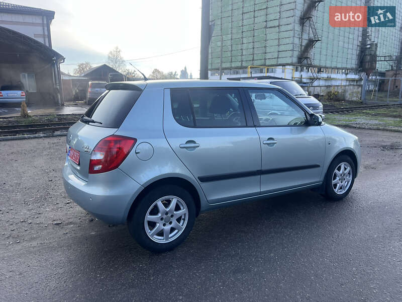 Хэтчбек Skoda Fabia 2010 в Ахтырке фото 11 Хэтчбек Skoda Fabia 2010 в Ахтырке