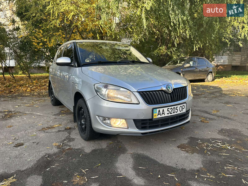 Хэтчбек Skoda Fabia 2011 в Киеве фото 2 Хэтчбек Skoda Fabia 2011 в Киеве