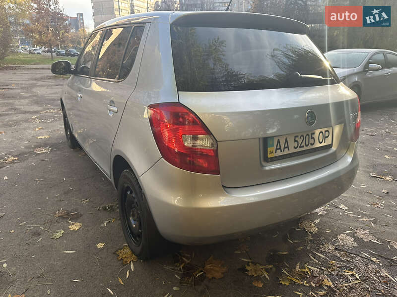 Хэтчбек Skoda Fabia 2011 в Киеве фото 12 Хэтчбек Skoda Fabia 2011 в Киеве