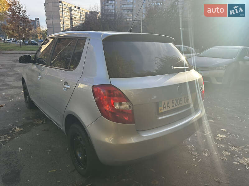 Хэтчбек Skoda Fabia 2011 в Киеве фото 37 Хэтчбек Skoda Fabia 2011 в Киеве