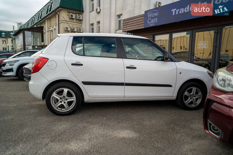 Хэтчбек Skoda Fabia 2011 в Киеве