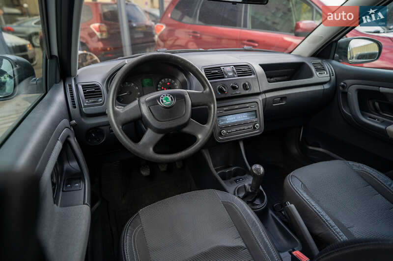 Хэтчбек Skoda Fabia 2011 в Киеве