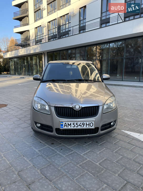 Хэтчбек Skoda Fabia 2007 в Ровно фото 2 Хэтчбек Skoda Fabia 2007 в Ровно