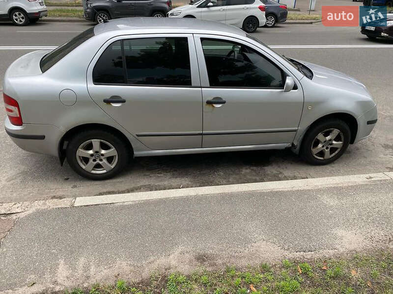 Седан Skoda Fabia 2007 в Киеве