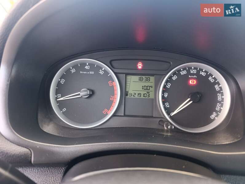 Универсал Skoda Fabia 2008 в Полтаве