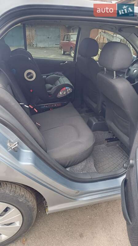 Седан Skoda Fabia 2005 в Виннице