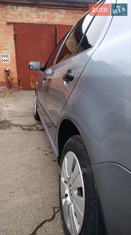 Седан Skoda Fabia 2005 в Виннице