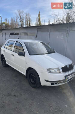 Хэтчбек Skoda Fabia 2003 в Киеве