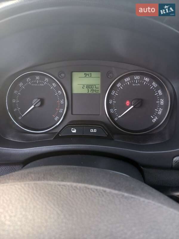 Хетчбек Skoda Fabia 2011 в Кропивницькому