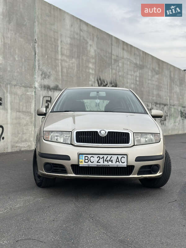 Хэтчбек Skoda Fabia 2004 в Львове