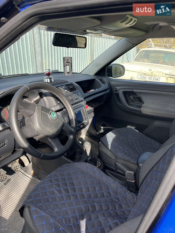 Хэтчбек Skoda Fabia 2010 в Каменец-Подольском