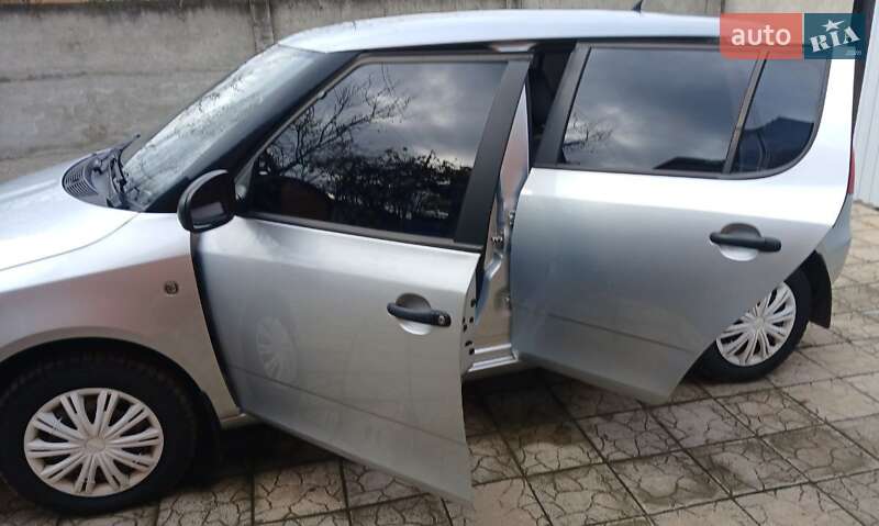 Хэтчбек Skoda Fabia 2011 в Сумах фото 4 Хэтчбек Skoda Fabia 2011 в Сумах