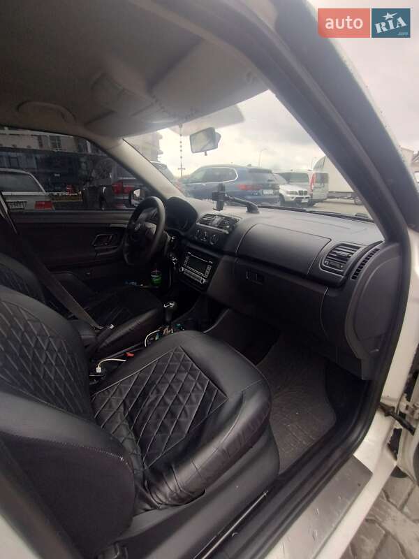 Хэтчбек Skoda Fabia 2011 в Львове фото 4 Хэтчбек Skoda Fabia 2011 в Львове
