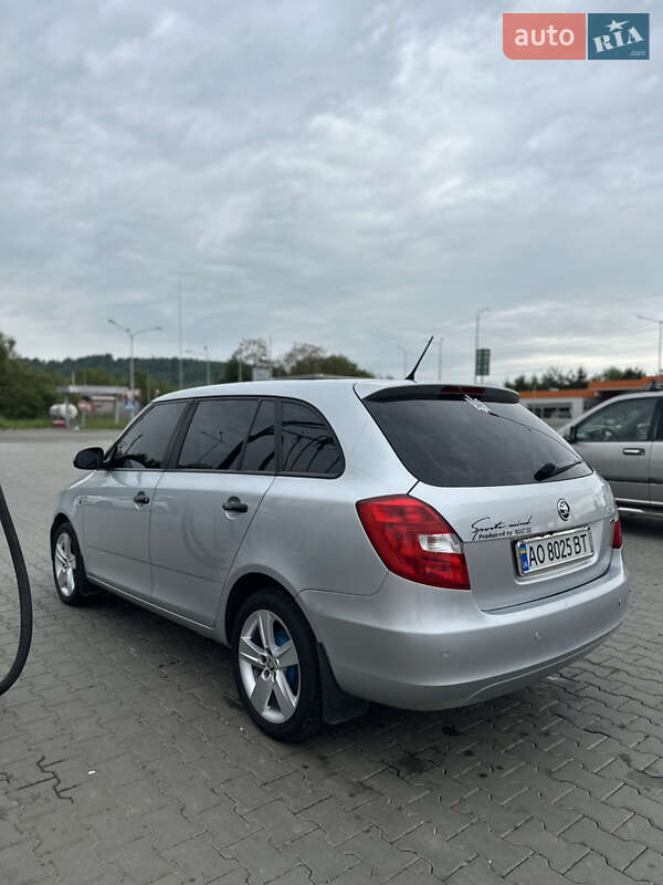Универсал Skoda Fabia 2011 в Обаве