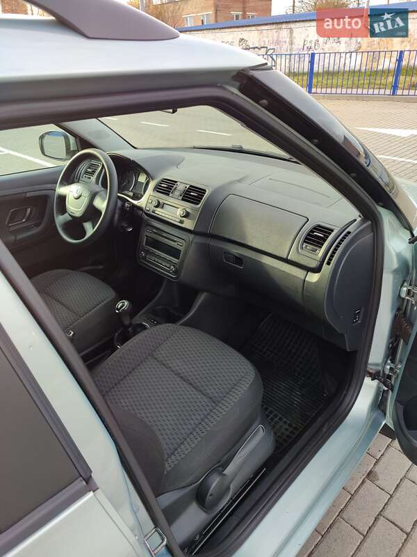 Універсал Skoda Fabia 2010 в Володимирі