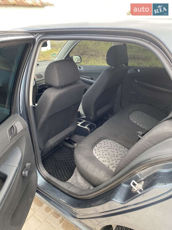 Хетчбек Skoda Fabia 2005 в Івано-Франківську