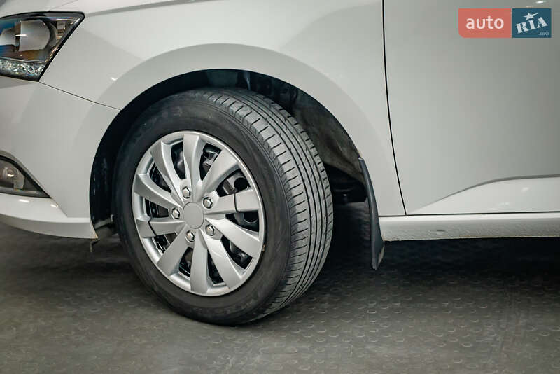 Хэтчбек Skoda Fabia 2018 в Киеве