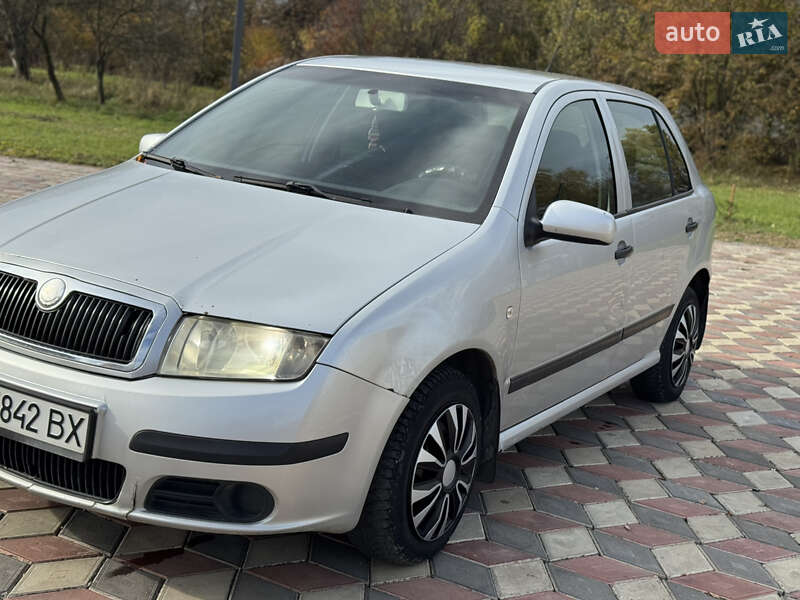 Хэтчбек Skoda Fabia 2006 в Черновцах