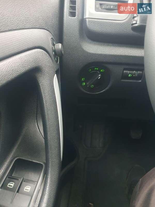 Универсал Skoda Fabia 2008 в Ровно фото 52 Универсал Skoda Fabia 2008 в Ровно