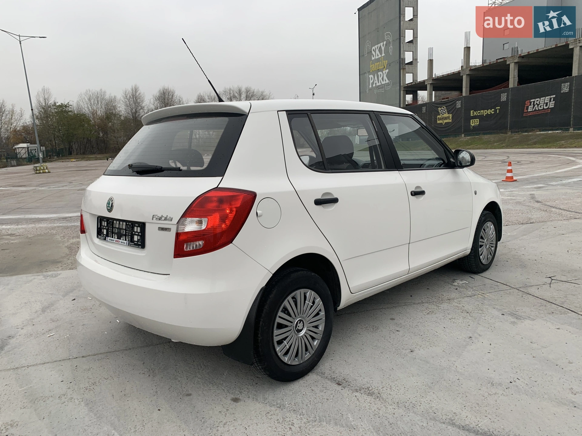 2011 Skoda Fabia - мініатюра 17