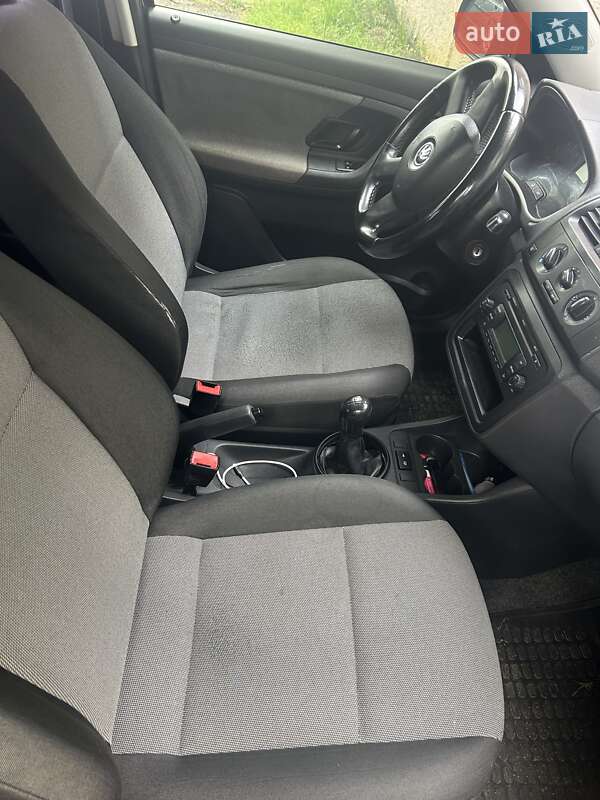 Хэтчбек Skoda Fabia 2013 в Тячеве