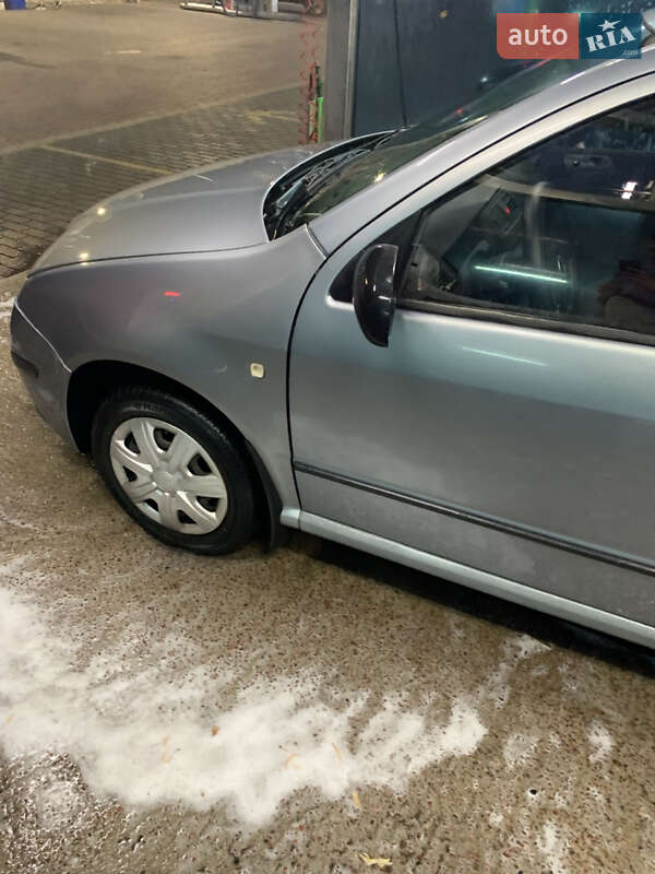 Хэтчбек Skoda Fabia 2005 в Киеве