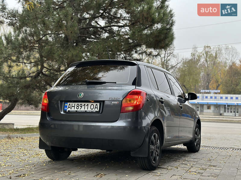 Хетчбек Skoda Fabia 2012 в Дніпрі