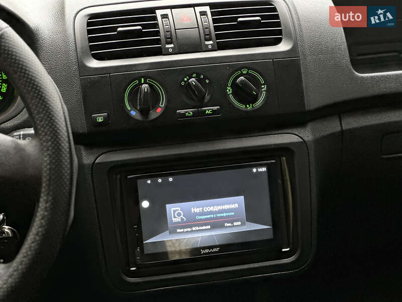 Хетчбек Skoda Fabia 2012 в Дніпрі