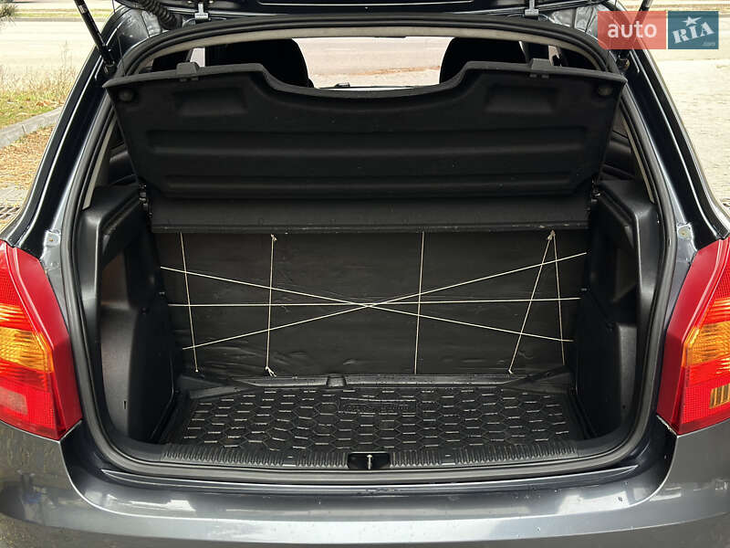 Хетчбек Skoda Fabia 2012 в Дніпрі