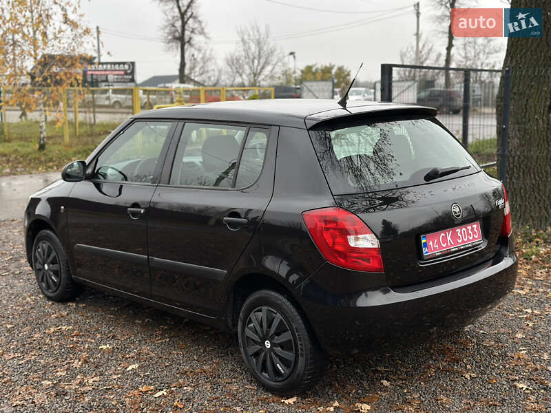 Хэтчбек Skoda Fabia 2009 в Виннице