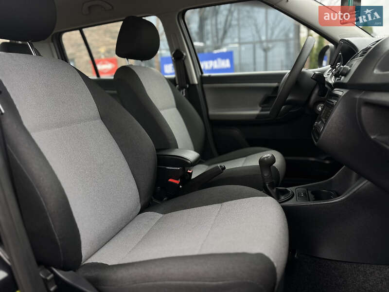 Хэтчбек Skoda Fabia 2009 в Виннице