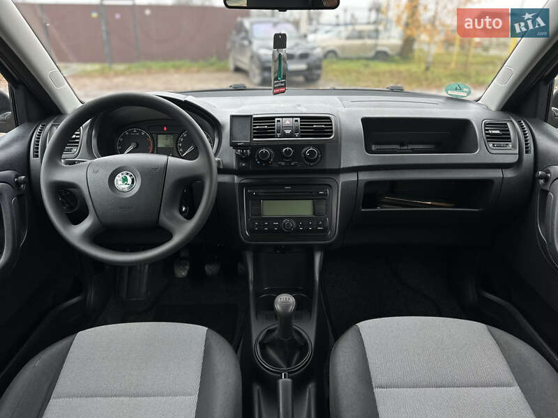 Хэтчбек Skoda Fabia 2009 в Виннице