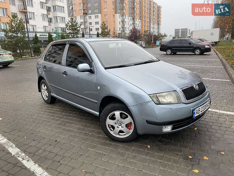Хэтчбек Skoda Fabia 2004 в Виннице
