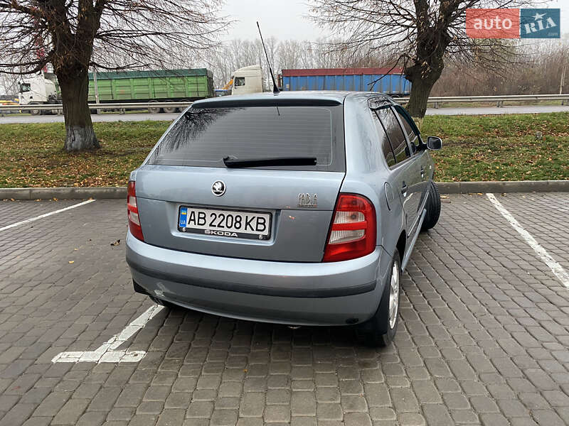 Хэтчбек Skoda Fabia 2004 в Виннице