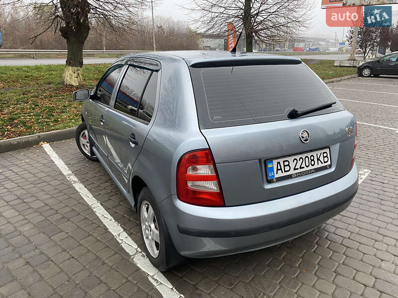 Хэтчбек Skoda Fabia 2004 в Виннице