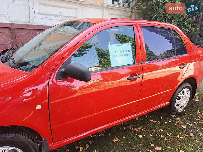 Седан Skoda Fabia 2002 в Черновцах