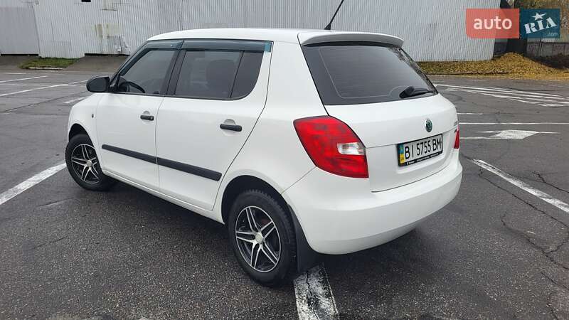 Хэтчбек Skoda Fabia 2012 в Полтаве