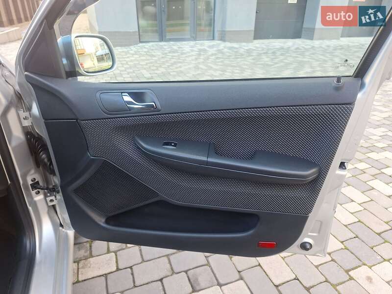 Хэтчбек Skoda Fabia 2007 в Ивано-Франковске фото 39 Хэтчбек Skoda Fabia 2007 в Ивано-Франковске